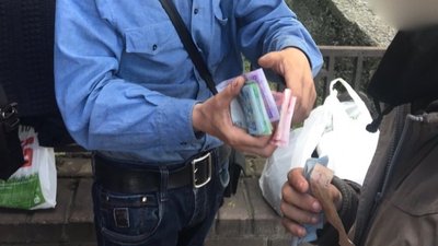 Незаконно утримував та наживався. Прикарпатець змушував жебракувати хлопця з інвалідністю Незаконно утримував та наживався. Прикарпатець змушував жебракувати хлопця з інвалідністю