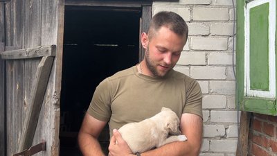 Готують суп під обстрілами і рятують цуценят: черкаський боєць про побут на фронті