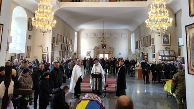 У Полтаві попрощалися із трьома воїнами, що полягли під час захисту України