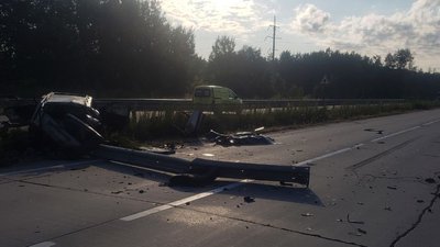 Нічна аварія на об'їзній Житомира - двоє людей загинули, водій - у реанімації Нічна аварія на об'їзній Житомира - двоє людей загинули, водій - у реанімації