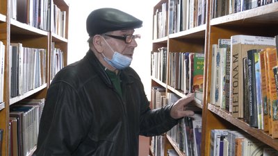 Література на всі смаки: в черкаську бібліотеку запрошують переселенців з "гарячих" областей Література на всі смаки: в черкаську бібліотеку запрошують переселенців з "гарячих" областей