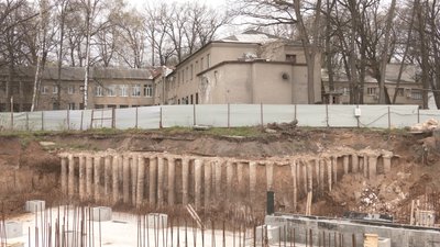 На Харківщині почали зводити залізобетонний каркас онкоцентру На Харківщині почали зводити залізобетонний каркас онкоцентру