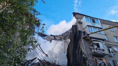 Російські військові атакували Запоріжжя. Внаслідок ракетних ударів зруйновані будинки, загинуло щонайменше 7 людей