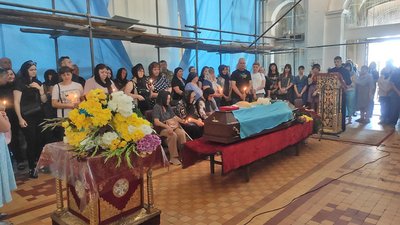 У Луцьку попрощалися із загиблим військовим Олександром Шевляковим У Луцьку попрощалися із загиблим військовим Олександром Шевляковим