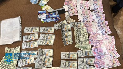Понад два мільйони збитків на ремонті доріг. На Дніпропетровщині викрито голову одного з міст та чотирьох співучасників Понад два мільйони збитків на ремонті доріг. На Дніпропетровщині викрито голову одного з міст та чотирьох співучасників