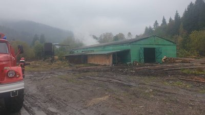 Деревообробний цех горів на Прикарпатті Деревообробний цех горів на Прикарпатті