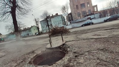 У луцькій каналізації виявили злив браги. Бактеріологи відібрали проби рідини У луцькій каналізації виявили злив браги. Бактеріологи відібрали проби рідини