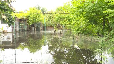 «Все навкруги – вода». Жителі району Дніпра вимагають від влади розв'язати проблему з підтопленнями