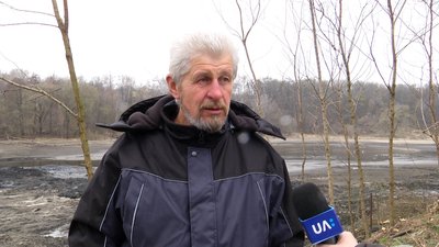 У Житомирі розчищають береги річки Тетерів У Житомирі розчищають береги річки Тетерів