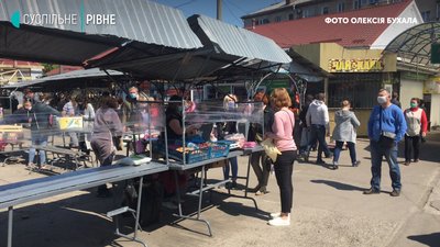 У Рівному відкриваються ринки. Що там відбувається