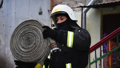 Пожежа в Одесі: рятувальники евакуювали 10 людей Пожежа в Одесі: рятувальники евакуювали 10 людей