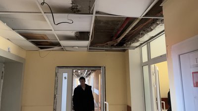 Як відновлюють лікарню в Ізюмі після бомбардувань РФ