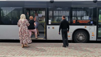 Спека у транспорті: скільки маршруток і тролейбусів у Луцьку обладнані кондиціонером