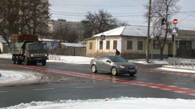 Ходити слизько, їздити – зручно: як черкасці оцінили роботу комунальників Ходити слизько, їздити – зручно: як черкасці оцінили роботу комунальників