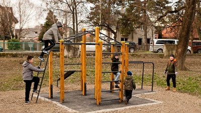 У школах, садочках та прихистках для ВПО на Закарпатті облаштували 40 дитячих просторів та 20 майданчиків У школах, садочках та прихистках для ВПО на Закарпатті облаштували 40 дитячих просторів та 20 майданчиків