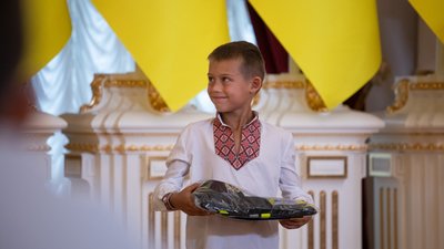 Хлопчик з Чернігівщини взяв участь в акції “Діти-рятувальники — герої війни” Хлопчик з Чернігівщини взяв участь в акції “Діти-рятувальники — герої війни”