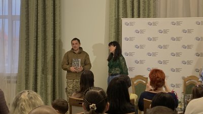"Історії справжніх": у Миколаєві презентували книги про Героїв України