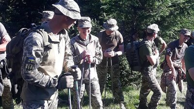 Бійці прикарпатської "десятки" підкорили гору Смотрич Бійці прикарпатської "десятки" підкорили гору Смотрич