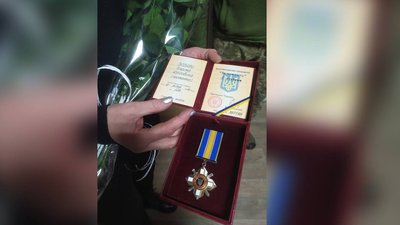 На Полтавщині передали орден родині загиблого воїна Вадима Забари На Полтавщині передали орден родині загиблого воїна Вадима Забари
