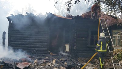 У селі на Житомирщині горів дерев'яний житловий будинок У селі на Житомирщині горів дерев'яний житловий будинок