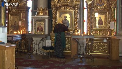 "В масці і не торкатися ікон", – як черкасці відвідують храми
