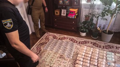 В підозрюваних вилучили гроші В підозрюваних вилучили гроші