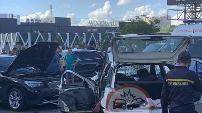 Смертельне ДТП у Хмельницькому: загинув водій. Фото: dtp_khm. Смертельне ДТП у Хмельницькому: загинув водій. Фото: dtp_khm.
