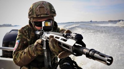 Знешкодили терористів та звільнили заручників - у Херсоні поліція провела навчання Знешкодили терористів та звільнили заручників - у Херсоні поліція провела навчання