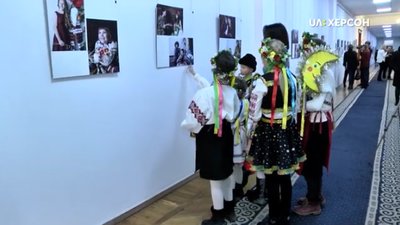 Виставку світлин від проєкту "Краса без обмежень" презентували в Херсонській ОДА