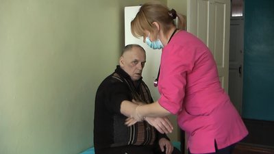 "Стали нікому на потрібними". На Запоріжжі закривають терапевтичне відділення, де живуть літні люди "Стали нікому на потрібними". На Запоріжжі закривають терапевтичне відділення, де живуть літні люди