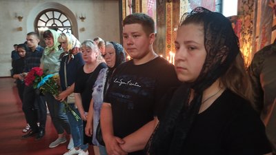 У Житомирі попрощалися із загиблим військовим Романом Бойком У Житомирі попрощалися із загиблим військовим Романом Бойком