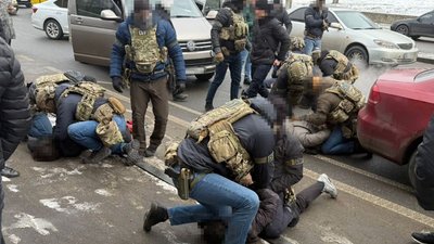 В Одесі затримали підозрюваних у підготовці підривів авто й помешкань військових В Одесі затримали підозрюваних у підготовці підривів авто й помешкань військових