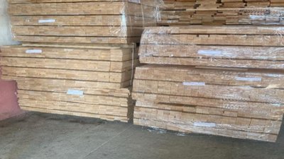 На Вінниччині затримали іноземця, який намагався вивезти деревину за кордон