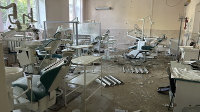 У Кременчуці через обстріл постраждало стоматологічне відділення У Кременчуці через обстріл постраждало стоматологічне відділення