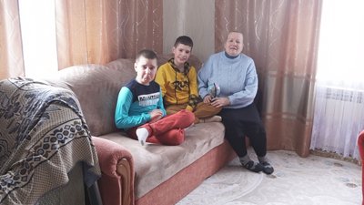 Арт-терапія, навчання в інклюзивному класі та танцювальний гурток: історія братів з Вінниччини