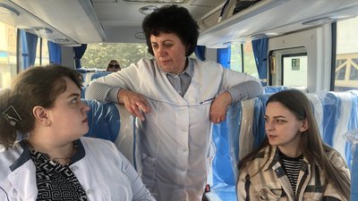 Вакцинальний автобус в Ужгороді Вакцинальний автобус в Ужгороді