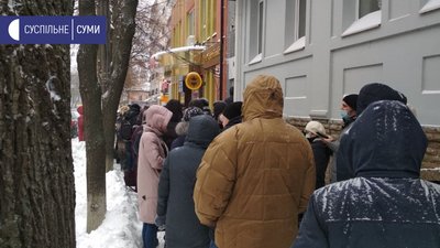 Колишні працівники машинобудівного вшосте мітингують через не виплачені борги по зарплатах (ФОТО) Колишні працівники машинобудівного вшосте мітингують через не виплачені борги по зарплатах (ФОТО)
