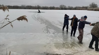 Хотів поцікавитись, чи клює: на Харківщині потонув чоловік Хотів поцікавитись, чи клює: на Харківщині потонув чоловік