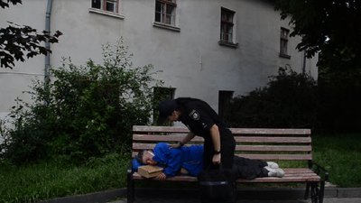 Волонтерка, мама трьох дітей: тернополянка у 36 років стала дільничною офіцеркою Волонтерка, мама трьох дітей: тернополянка у 36 років стала дільничною офіцеркою
