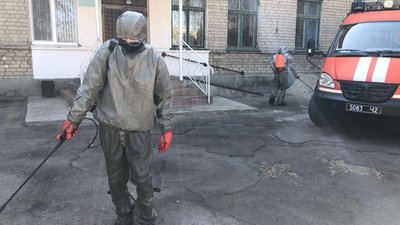 Близько тисячі кілометрів доріг продезінфікували на Херсонщині з початку карантину Близько тисячі кілометрів доріг продезінфікували на Херсонщині з початку карантину