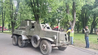 Марш слави, реконструкція подій, панахида. В Івано-Франківську відзначили День Героїв Марш слави, реконструкція подій, панахида. В Івано-Франківську відзначили День Героїв
