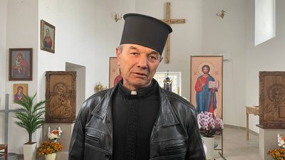 Настоятель храму отець Михайло Вітовський. Листопад 2023. Тернопіль Настоятель храму отець Михайло Вітовський. Листопад 2023. Тернопіль