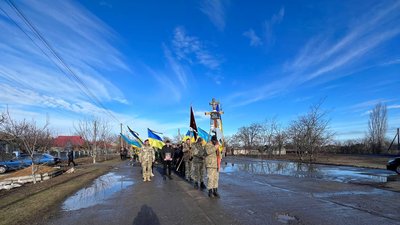 Пройшов шлях від строковика до командира дивізіону. На Миколаївщині попрощалися з майором Олександром Цезарюком Пройшов шлях від строковика до командира дивізіону. На Миколаївщині попрощалися з майором Олександром Цезарюком