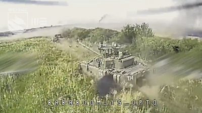 Біля Добропілля прикордонники зірвали масований танковий прорив РФ:знищені танки й «Гради»