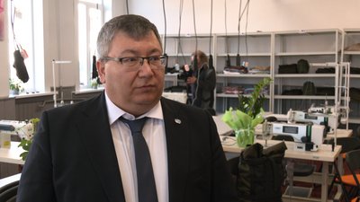 У Ніжині, що на Чернігівщині, відкрили швейну фабрику, де працюють 12 швачок, серед яких внутрішньо переміщені особи У Ніжині, що на Чернігівщині, відкрили швейну фабрику, де працюють 12 швачок, серед яких внутрішньо переміщені особи