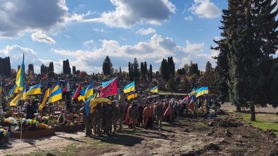На Тернопільщині попрощалися із загиблими військовослужбовцями На Тернопільщині попрощалися із загиблими військовослужбовцями