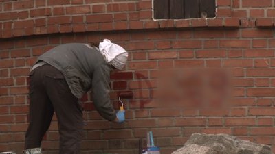 У Черкасах замальовують написи з адресами наркотичних онлайн-крамниць У Черкасах замальовують написи з адресами наркотичних онлайн-крамниць