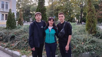 Переселенка з Антонівки Тетяна разом з двома синами, 10 березня 2024 року. Переселенка з Антонівки Тетяна разом з двома синами, 10 березня 2024 року.