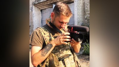 Матір бійця "Азову" Дмитра Козацького з Житомирщини: чекаю на перемогу і визволення сина Матір бійця "Азову" Дмитра Козацького з Житомирщини: чекаю на перемогу і визволення сина