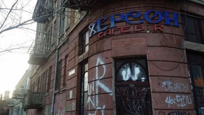 У середмісті Херсона руйнується історична будівля